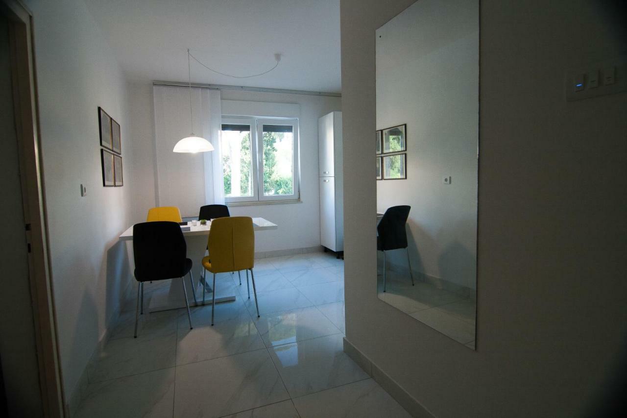 New Renovated 15 Min From On Foot Appartement Pula