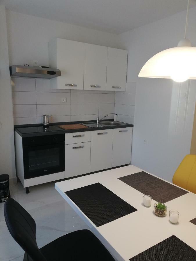 Appartement New Renovated 15 Min From On Foot Pula