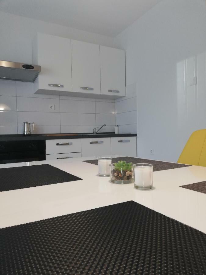 New Renovated 15 Min From On Foot Appartement