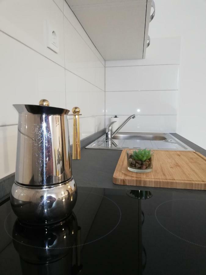 New Renovated 15 Min From On Foot Appartement *
