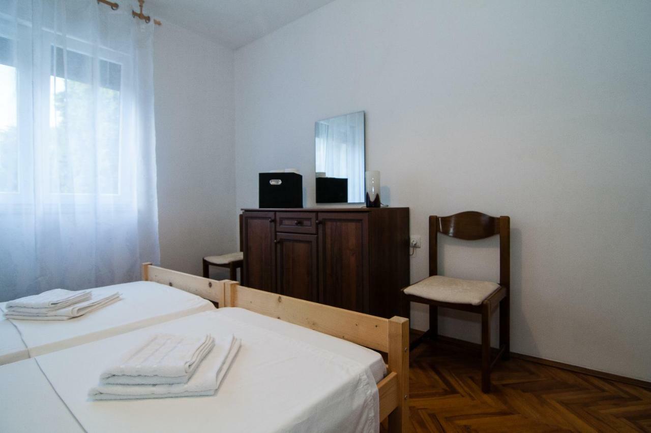 New Renovated 15 Min From On Foot