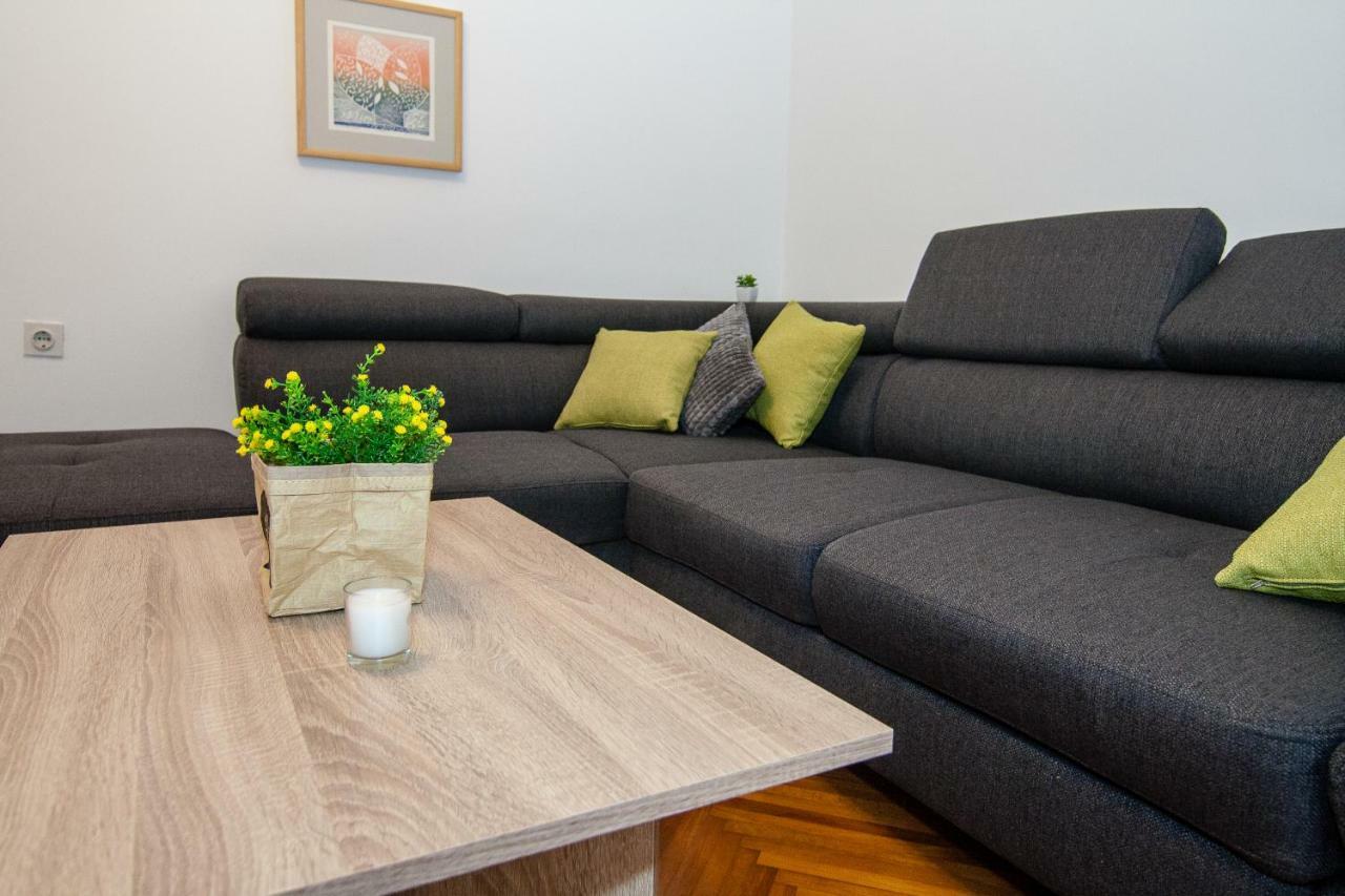 New Renovated 15 Min From On Foot *